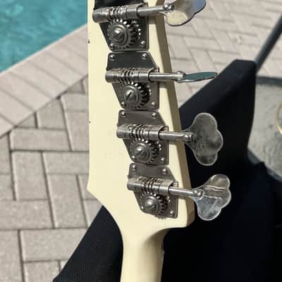 Gibson Thunderbird II Bass 1964 - the mintest 100% original Polaris White Reverse Thunderbird II Bass on Earth ! image 10