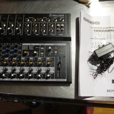 Mackie Mix12FX 12-Channel Compact Mixer with Effects 2015 - Present - Black image 1
