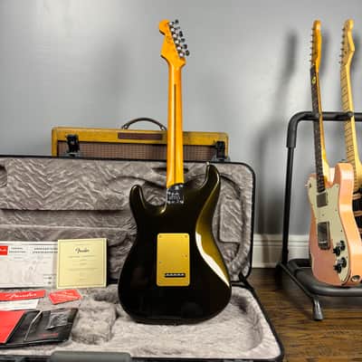 Fender American Ultra Stratocaster 2022 - Texas Tea image 4