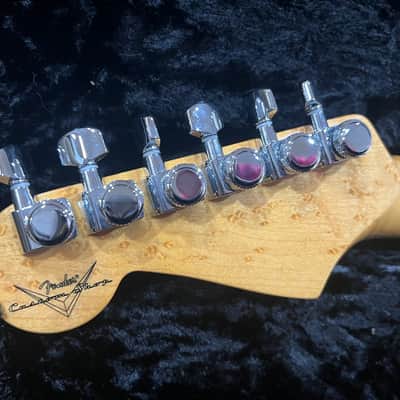Fender Custom Shop Deluxe Stratocaster 2009 - Birdseye Neck image 8