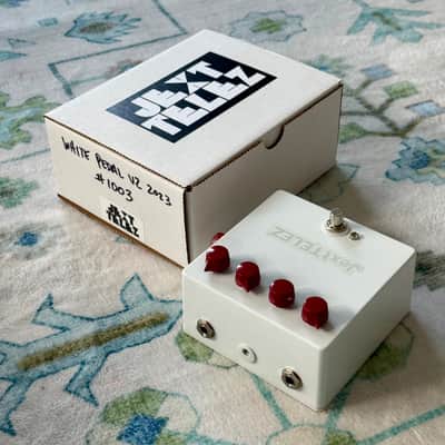 Jext Telez White Pedal Overdrive and Fuzz V2 (White with Red Knobs) image 2