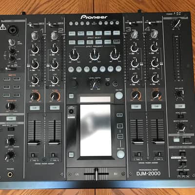 Pioneer DJM-2000 w/ Flight Case image 1