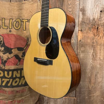 Martin Standard Series 000-18 2026 - Natural image 2