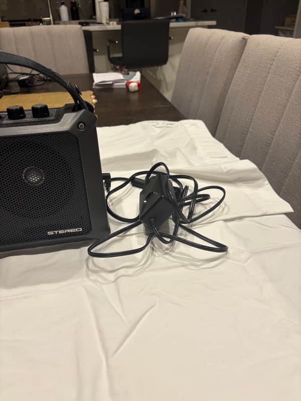 Roland Mobile Cube 2-Channel 5-Watt 2x4" Guitar Combo 2008 - Present - Black image 1