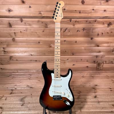 Fender 2015 American Elite Stratocaster Electric Guitar USED - 3-Color Sunburst image 2