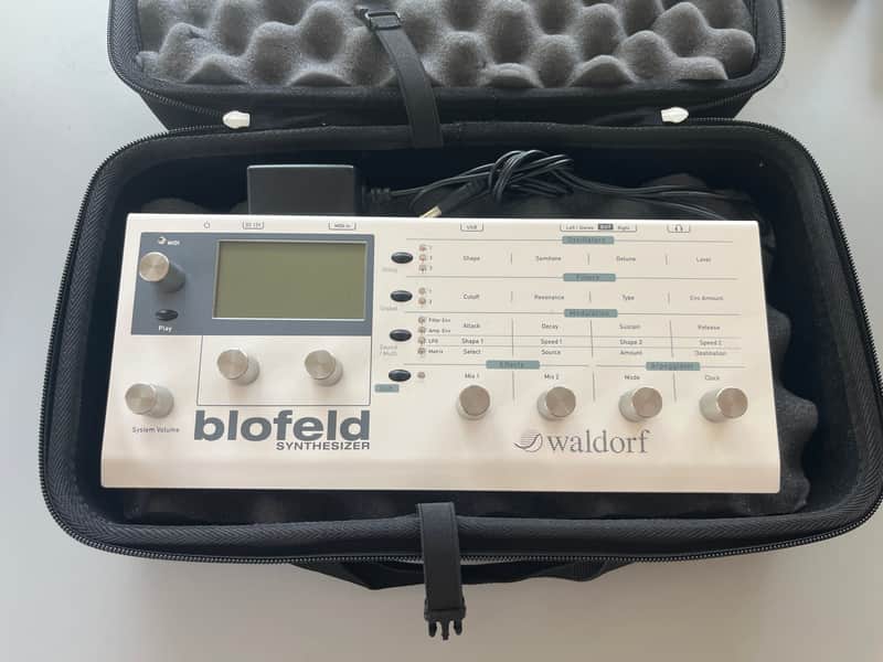 Waldorf Blofeld Desktop Synthesizer 2007 - Present - White image 1