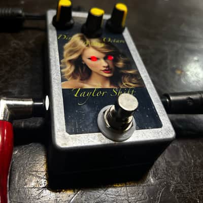 CELEBRITY PEDALS Taylor Shift Octave + Low Pass Filter (Handmade and Analog) image 4