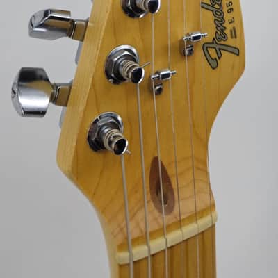 Fender American Standard Stratocaster with Maple Fretboard 1990 - Brown Sunburst image 7