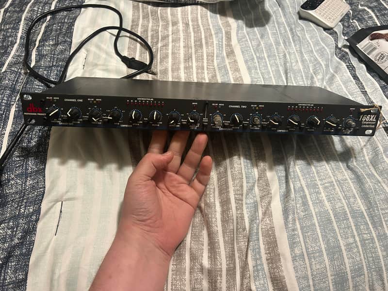 dbx 166XL Stereo Compressor / Limiter / Gate | Reverb