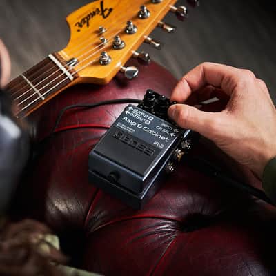Boss IR-2 Amp & Cabinet Emulator Bundle with 2 Right Angle Patch Cables, 12 Guitar Picks, 9V Power Adaptor & Polishing Cloth – 11 Amp Types, Celestion Cab IRs & USB-C Recording image 7