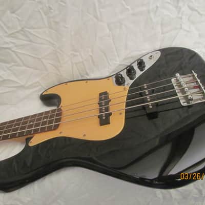 Fender Starcaster J Bass Made in Indonesia 2009 w/ Minty Fender Fitted Case image 8
