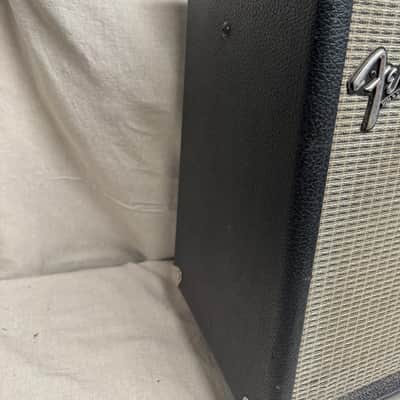 Fender Ultimate Chorus PR 204 1990-2001 image 7