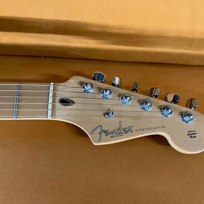 Fender American Standard Stratocaster with Maple Fretboard 1998 - 2000 - 3-Color Sunburst image 5
