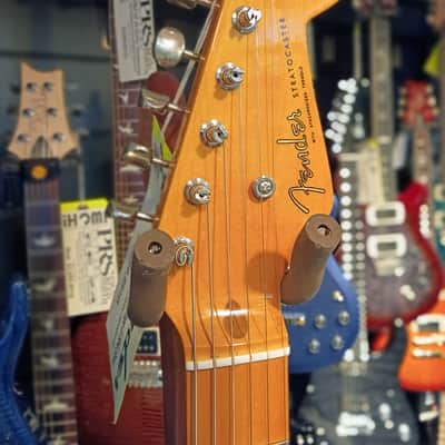 Fender 70th Anniversary American Vintage II '54 Stratocaster 2024 - 2-Color Sunburst image 7