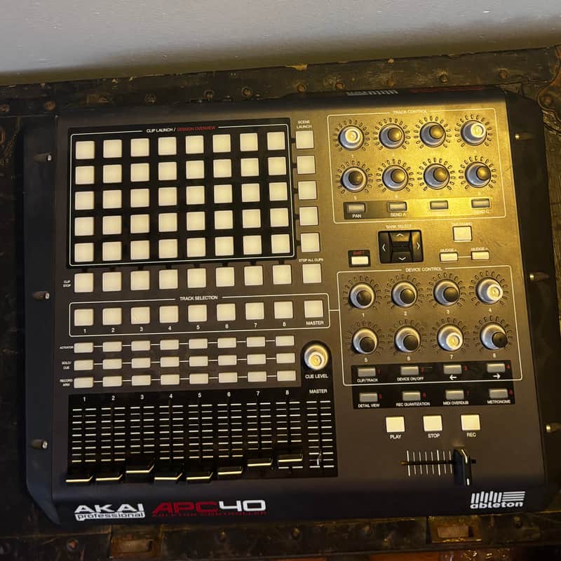 Akai APC40 2010s - Black image 1