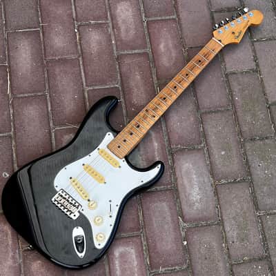RARE 1987 Fender Japan ST-33M … MEDIUM SCALE LENGTH Stratocaster ... mythical “E-Serial” Era … 24.75" inch Stratocaster = GIBSON feel & Snap)+ Gotoh Magnum Locking Tuners + Fender GIGBAG image 4