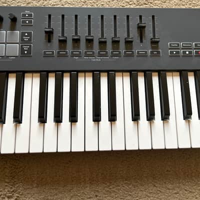 Novation FLkey 49 MIDI Keyboard Controller 2023 - 2026 - Black image 4