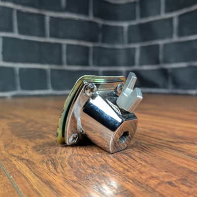 Yamaha Tom Mount Assembly for Hex – Made in England – Chrome – Vintage Yamaha Hardware – Includes Mounting Screws & Plate image 3