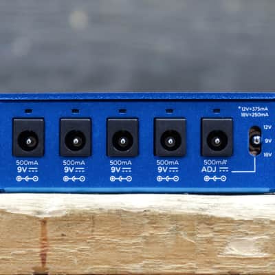 Strymon Zuma R300 High Current DC Power Supply 5-Isolated Output Pedal Power image 7