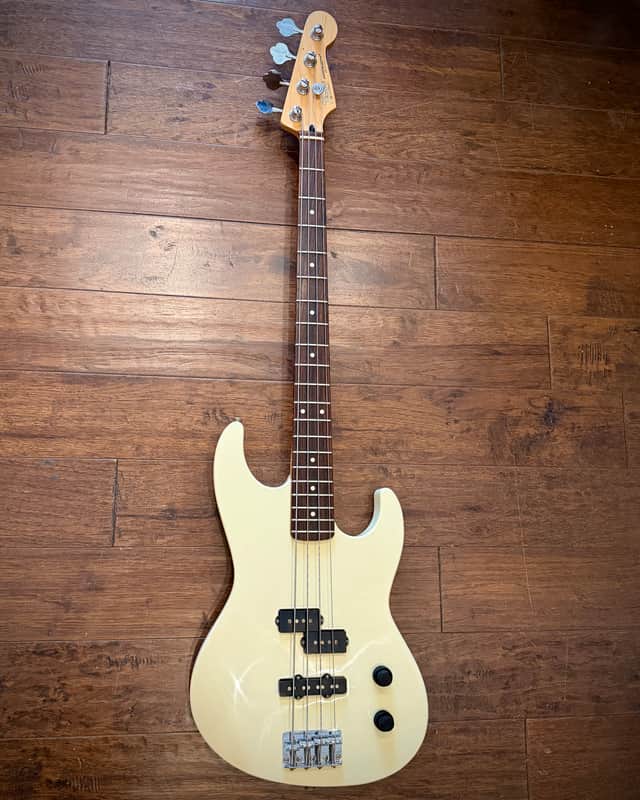 Fender Prodigy Active Bass Arctic White 1991 w/ HSC image 1