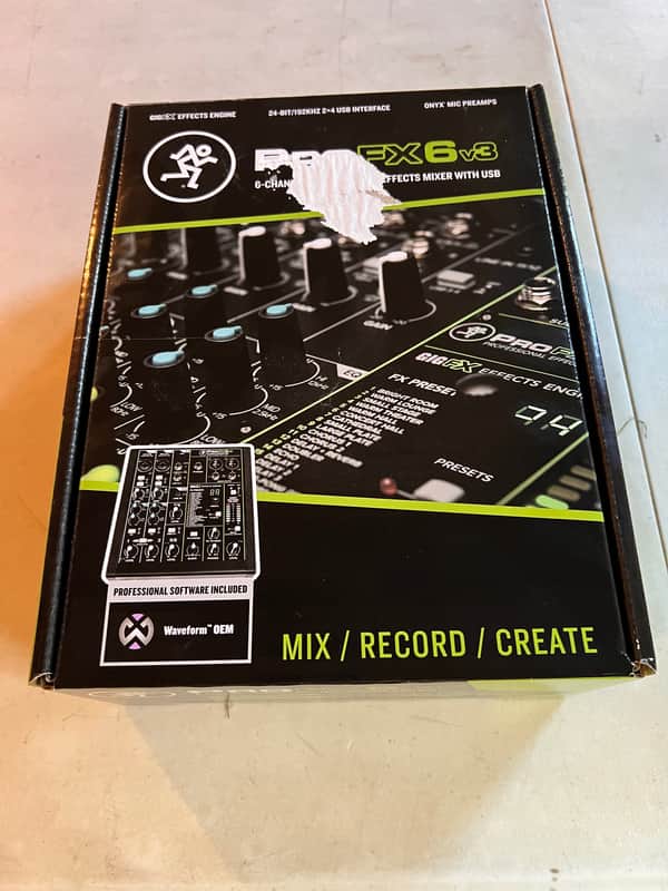 Mackie ProFX6v3 6-Channel Effects Mixer 2020 - Present Dark Gray image 1