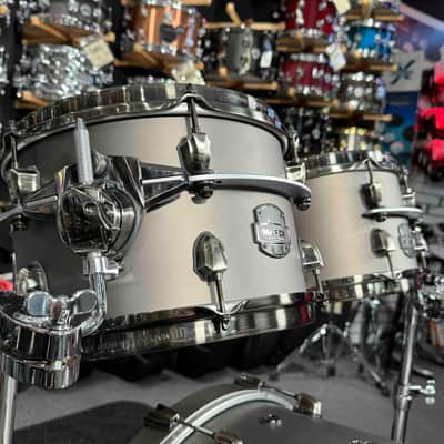 ~WOW!~ Mapex Saturn Evolution Maple/Walnut Hybrid 6-Piece 8/10/12/14/16/22 Drum Kit Set in Gun Metal Grey Lacquer with Black Nickel Hardware image 4