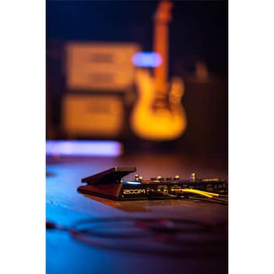Zoom G6 Multi-Effects Processor with FP02M Expression Pedal for Guitarist image 17