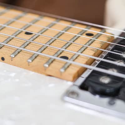 Godin Radiator 2000 | White Pearloid image 13