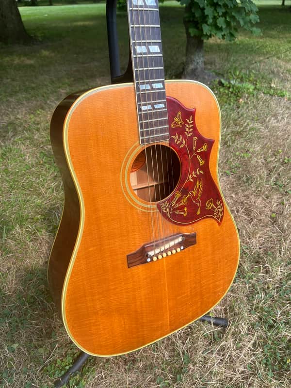 Gibson Hummingbird