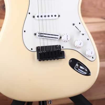 Fender American Standard Stratocaster with Rosewood Fretboard 2008 - 2016 - Olympic White image 4