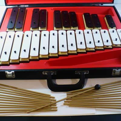 25 Note Resonator Bell Kit Mid 90’s With Case and Mallets image 7