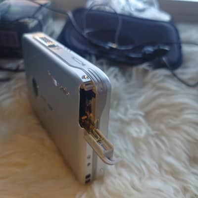 Panasonic rq-sx71 late 90s - Silver walkman portable cassette player image 7