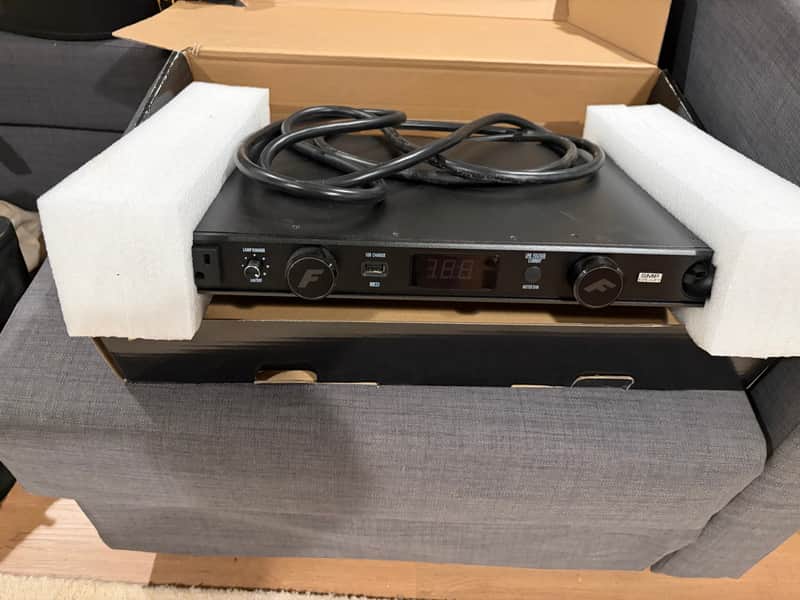 Furman PL-PRO DMC Power Conditioner with Voltmeter/Ammeter 2010s - Black image 1
