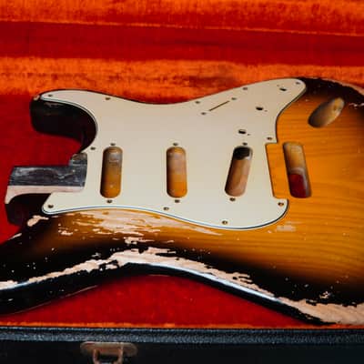 Freakaster Stratocaster Relic Body 2 Tone Sunburst image 3