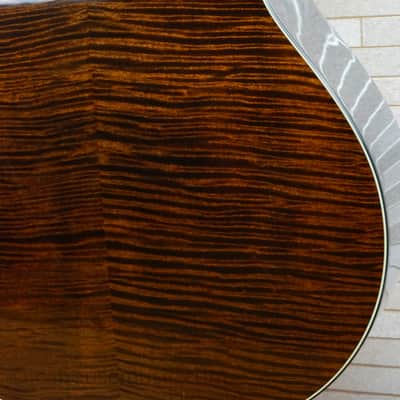 Taylor 618e 2015 – Natural – Extreme Flamed Maple Back & Sides image 5