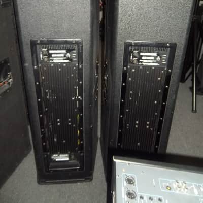 Mackie SA-1232 Tri-Amplified Active Sound Reinforced Dual 12" Speakers Black image 4