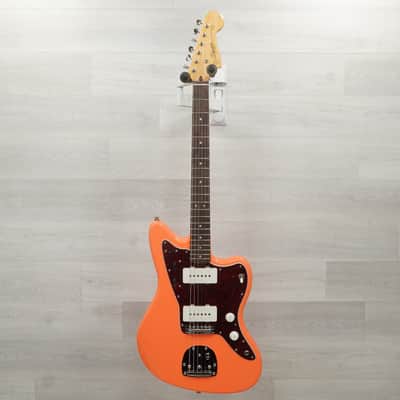 Used Squier Classic Vibe 60s Jazzmaster Electric Guitar Pink image 2