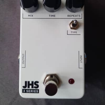 JHS 3 Series Delay White Pedal w/Original box & paperwork *** FREE SHIPPING *** image 2