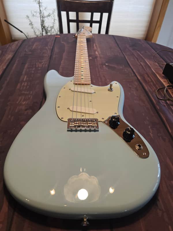 Fender Player Mustang, wonky D tuner