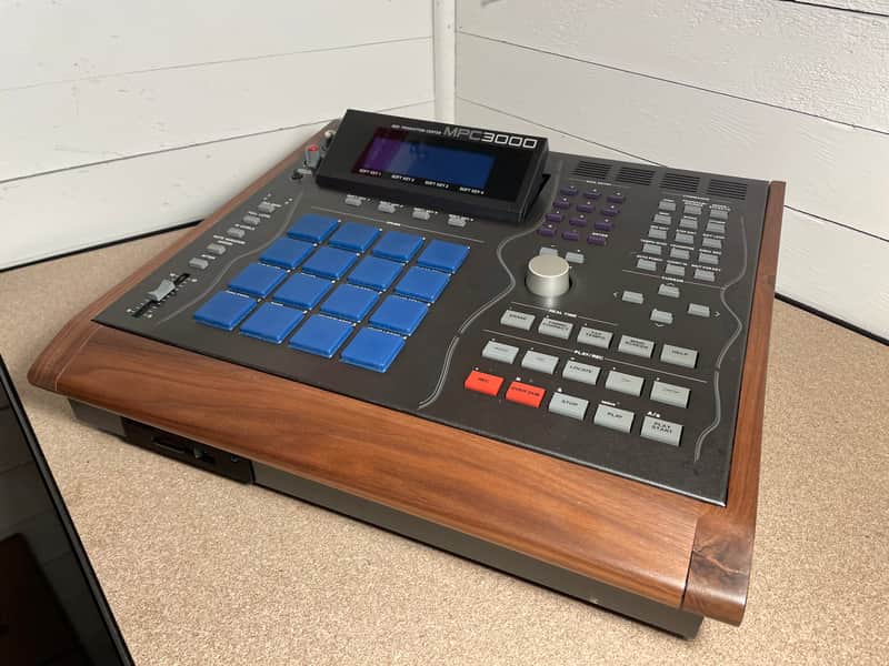 Akai MPC3000LE MIDI Production Center | Reverb Canada