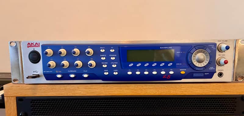 Akai Z8 Sampler 2002 - Silver image 1