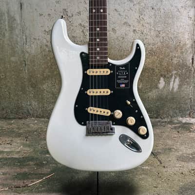 American Ultra Stratocaster - Arctic Pearl with Rosewood Fretboard - MINT image 3