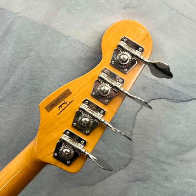 Squier Classic Vibe Late 60s Loaded Jazz Bass Neck with Bound Laurel Fingerboard, Block Inlays image 3
