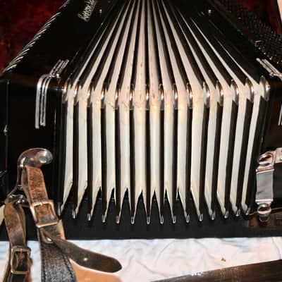 Moreschi & Sons Piano Key Accordion Italy feb25 #E(517c3b) 1940-1970 image 4