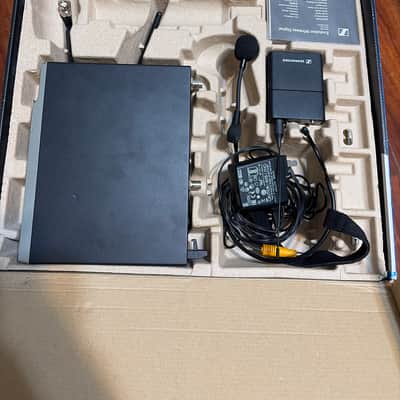 Sennheiser EW 100 G4-ME3 Wireless Cardioid Headset Microphone System (A-Band: 516-558 MHz) 2010s - Black image 2