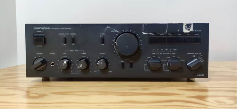 Onkyo Integra Stereo Amplifier image 1