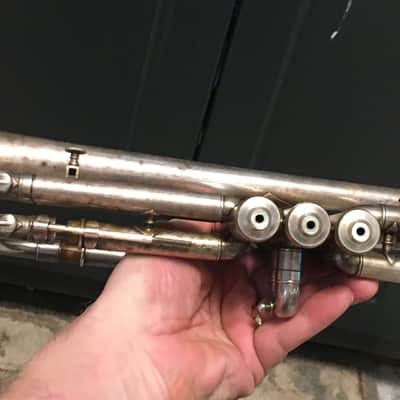 MAKE OFFER CORNET 1922 CONN 10A WONDER SILVER PLATE MISSING SOME PARTS NOT FUNCTIONING FREE SHIP image 16