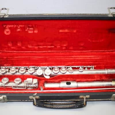 King Cleveland Flute, USA, with case, Good Condition image 11