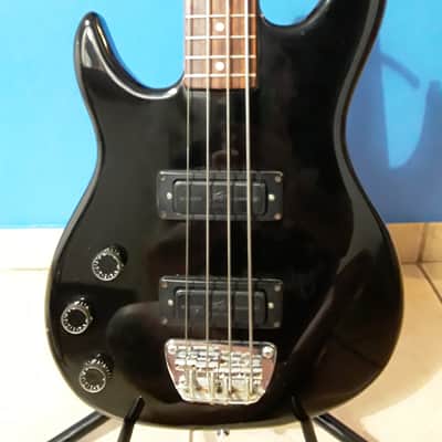 Peavey Foundation  bass guitar 1985 Black left handed vintage all original  made in USA image 1