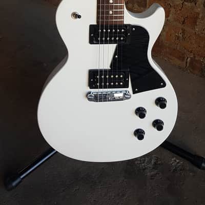Gibson Les Paul special  2023 - white with gig bag image 2